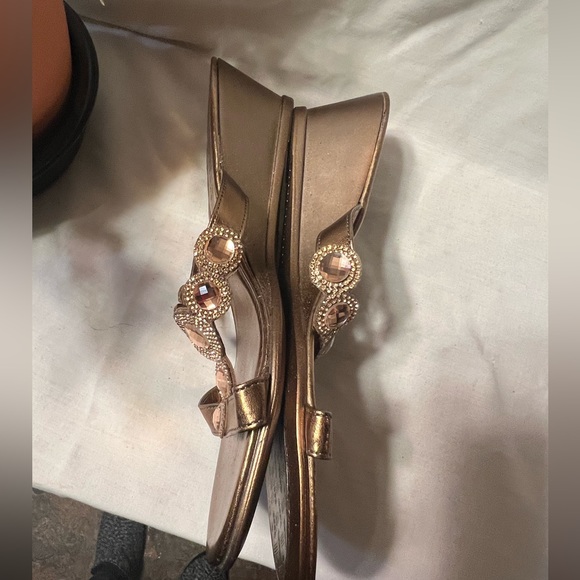 ITALIAN SANDALS - Picture 8 of 10